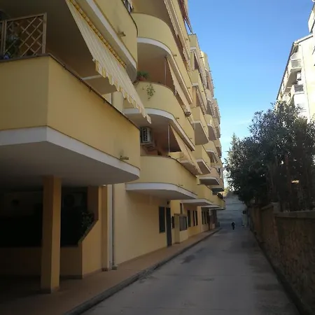 아파트 Dario's House 사사리